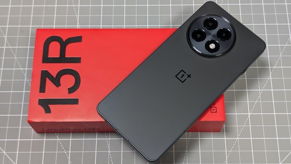 oneplus 13r design